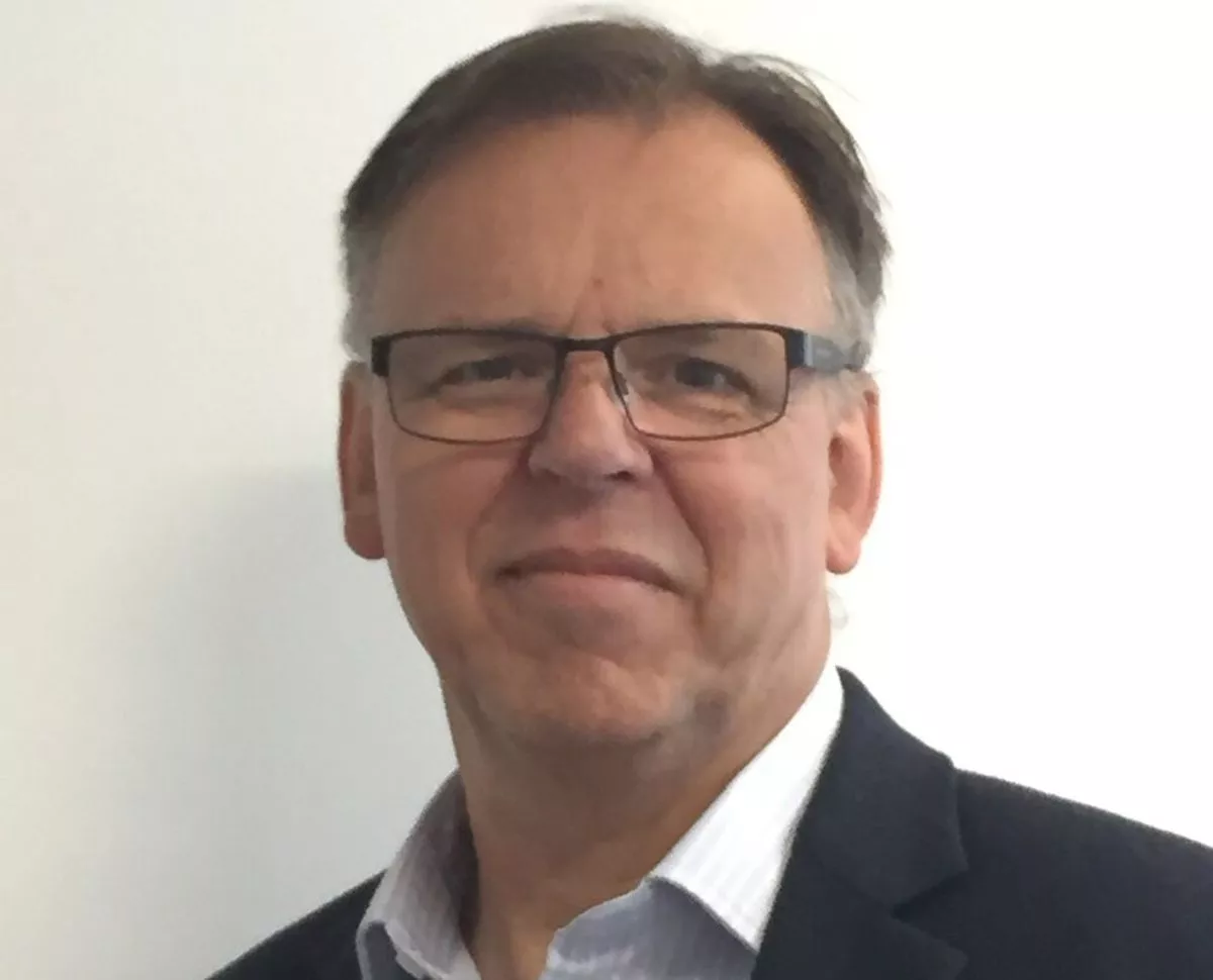 Dave Evanss headshot
