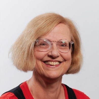 Louise Newcombes headshot